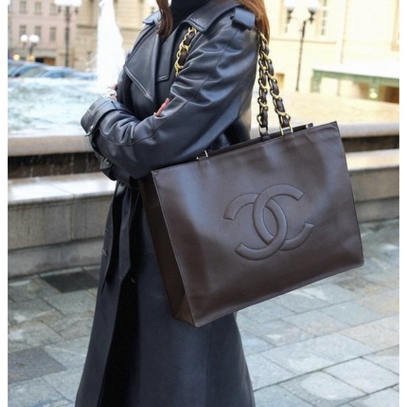 Authentic CHANEL brown CC large lambskin executive tote gold hardware - Picture 1 of 16